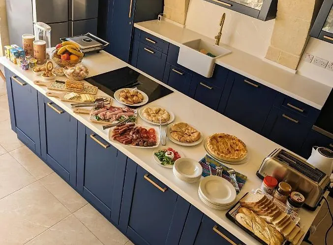 Alojamento de Acomodação e Pequeno-almoço Sea Holly Gozo 4*